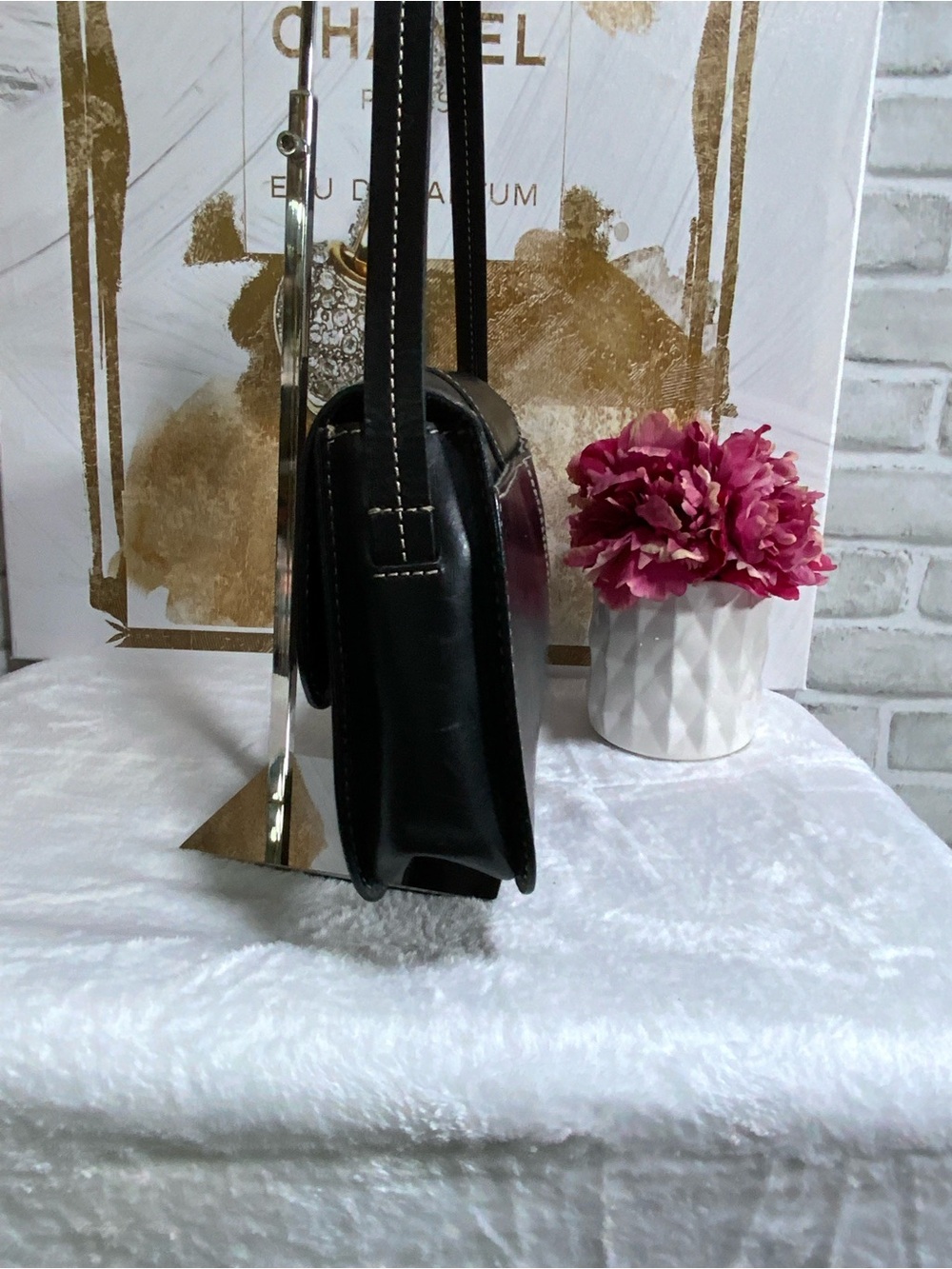 🩷Fossil Black Leather Shoulder Bag with White Contrast Stitching - Picture 3 of 6